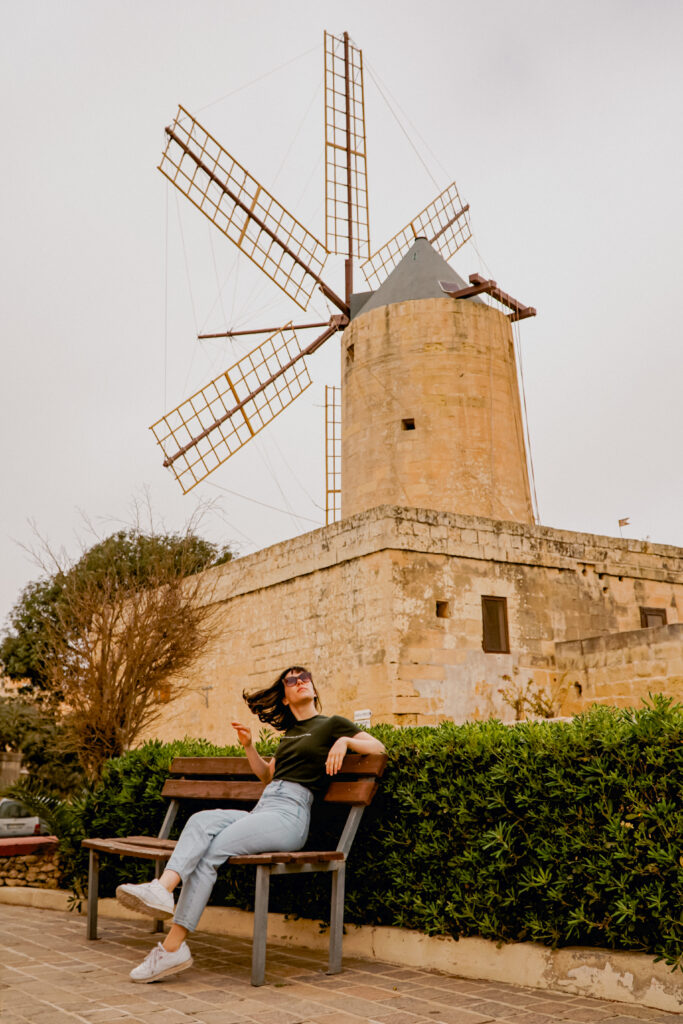 Wiatrak Ta'Kola, atrakcje Gozo, Malta