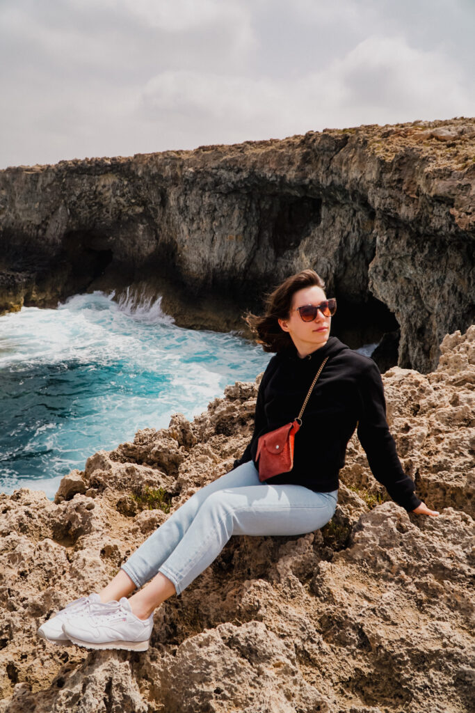 Coral Lagoon, Malta, klify, kobieta