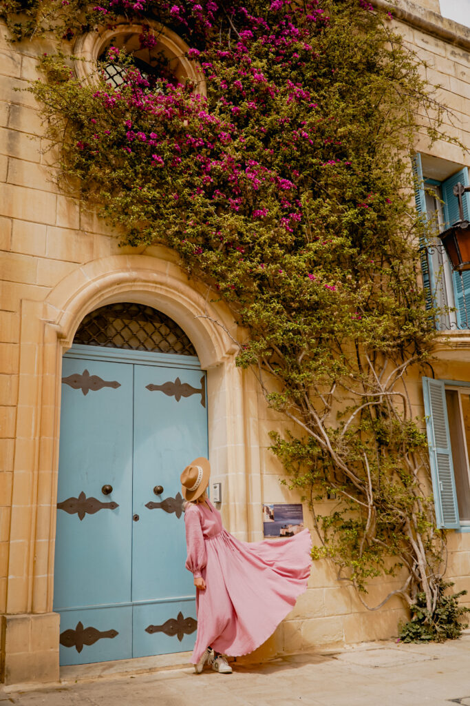 kobieta, Luck Hats, kapelusz, uliczki, Blue Door Mdina, Mdina, Malta