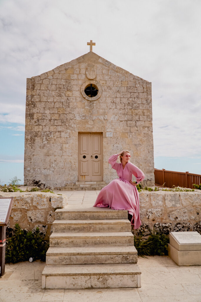 kobieta, kościół, Klify Dingli, Malta