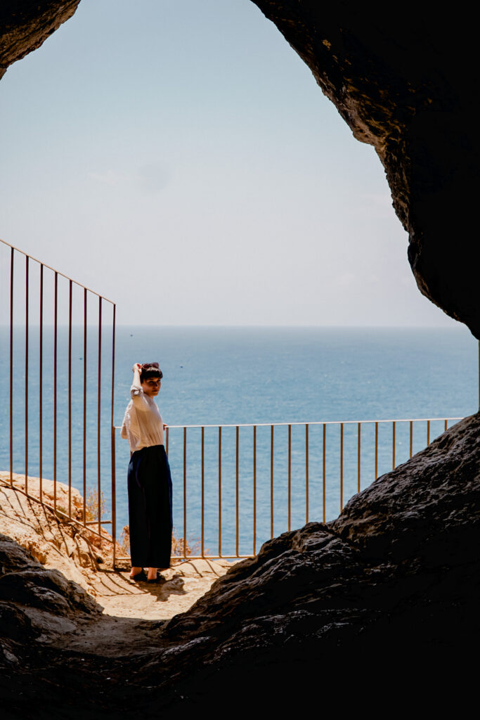 Jaskinia Ghar Hasan, Malta, kobieta