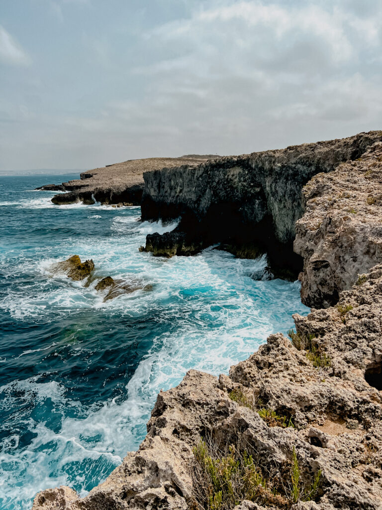 Coral Lagoon, Malta, klify