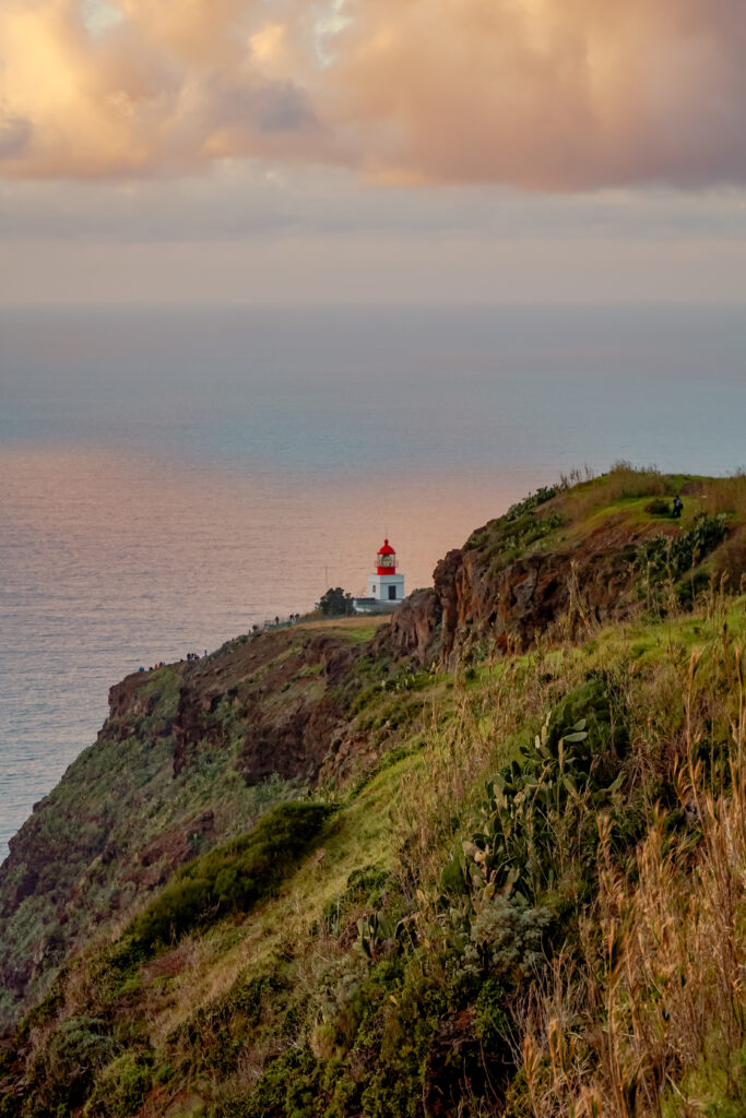Latarnia przy Ponta do Pargo na Maderze